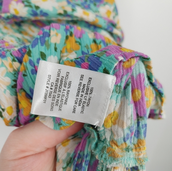 Patrons of Peace | floral print crop - Picture 7 of 7